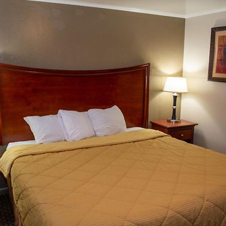 Oregon Motel 8 And Rv Parkクラマス・フォールズ エクステリア 写真