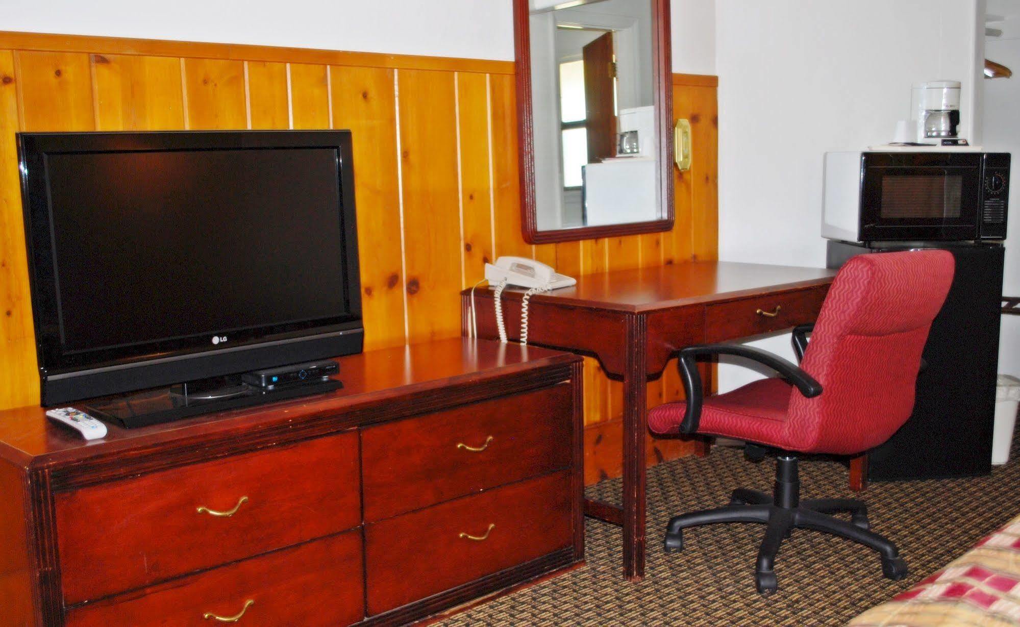 Oregon Motel 8 And Rv Parkクラマス・フォールズ エクステリア 写真