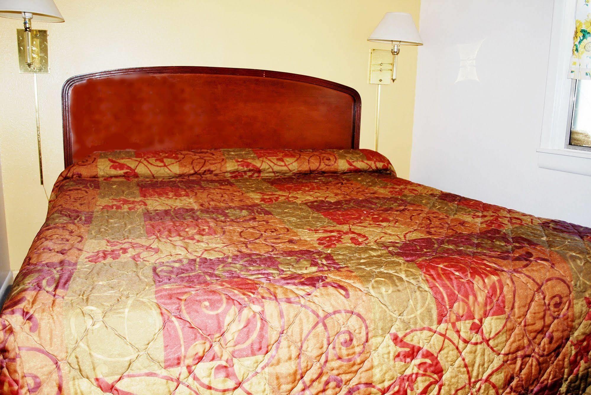 Oregon Motel 8 And Rv Parkクラマス・フォールズ エクステリア 写真