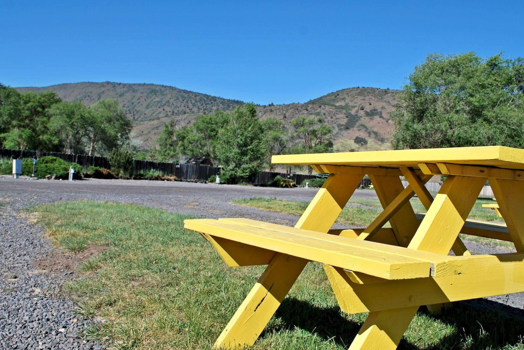 Oregon Motel 8 And Rv Parkクラマス・フォールズ エクステリア 写真