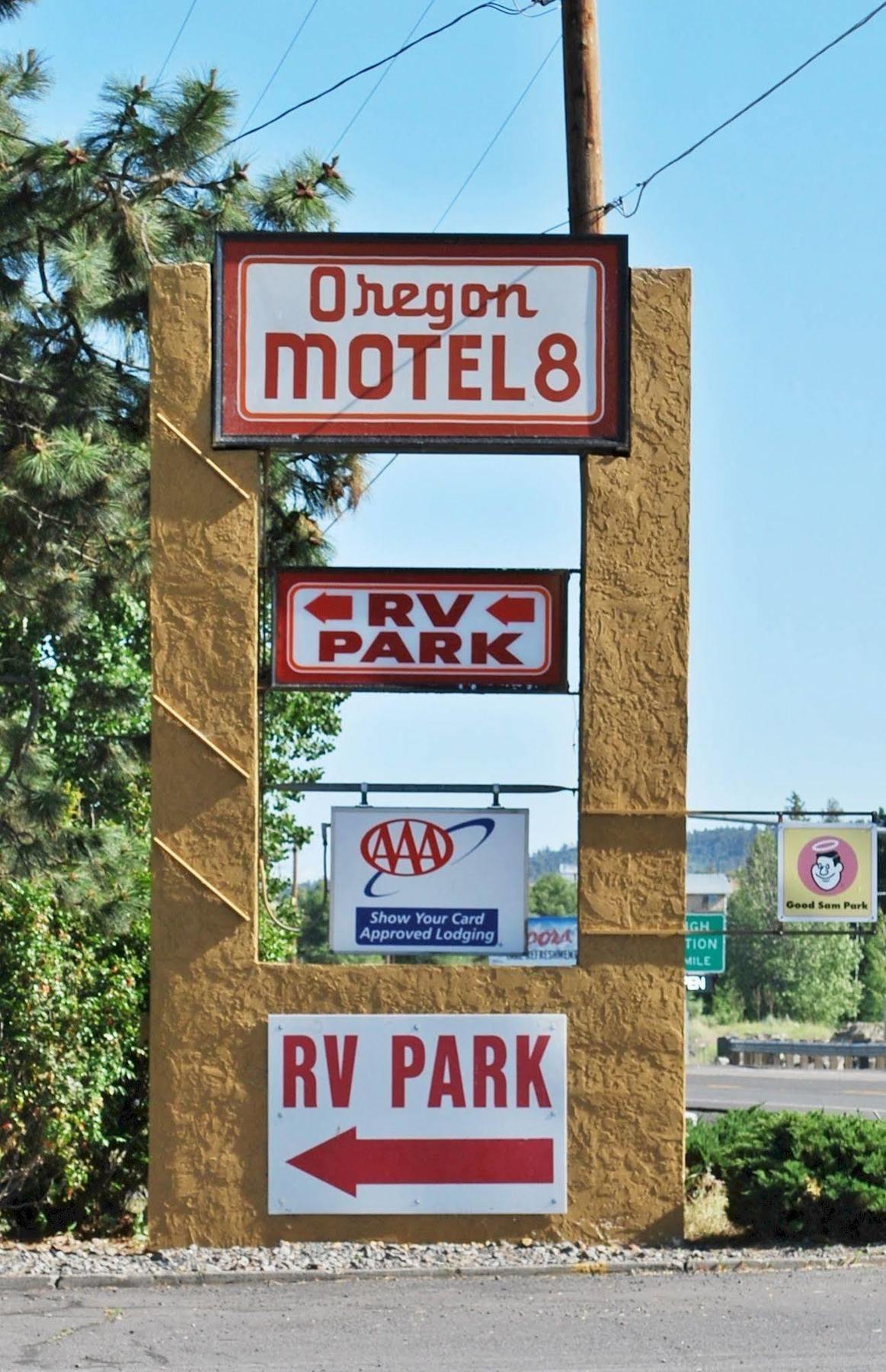 Oregon Motel 8 And Rv Parkクラマス・フォールズ エクステリア 写真